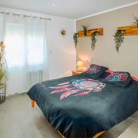 In Les Avignon With Wifi Holiday home *